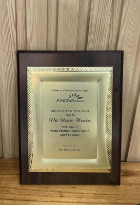 Bảng vinh danh gỗ - hợp kim in